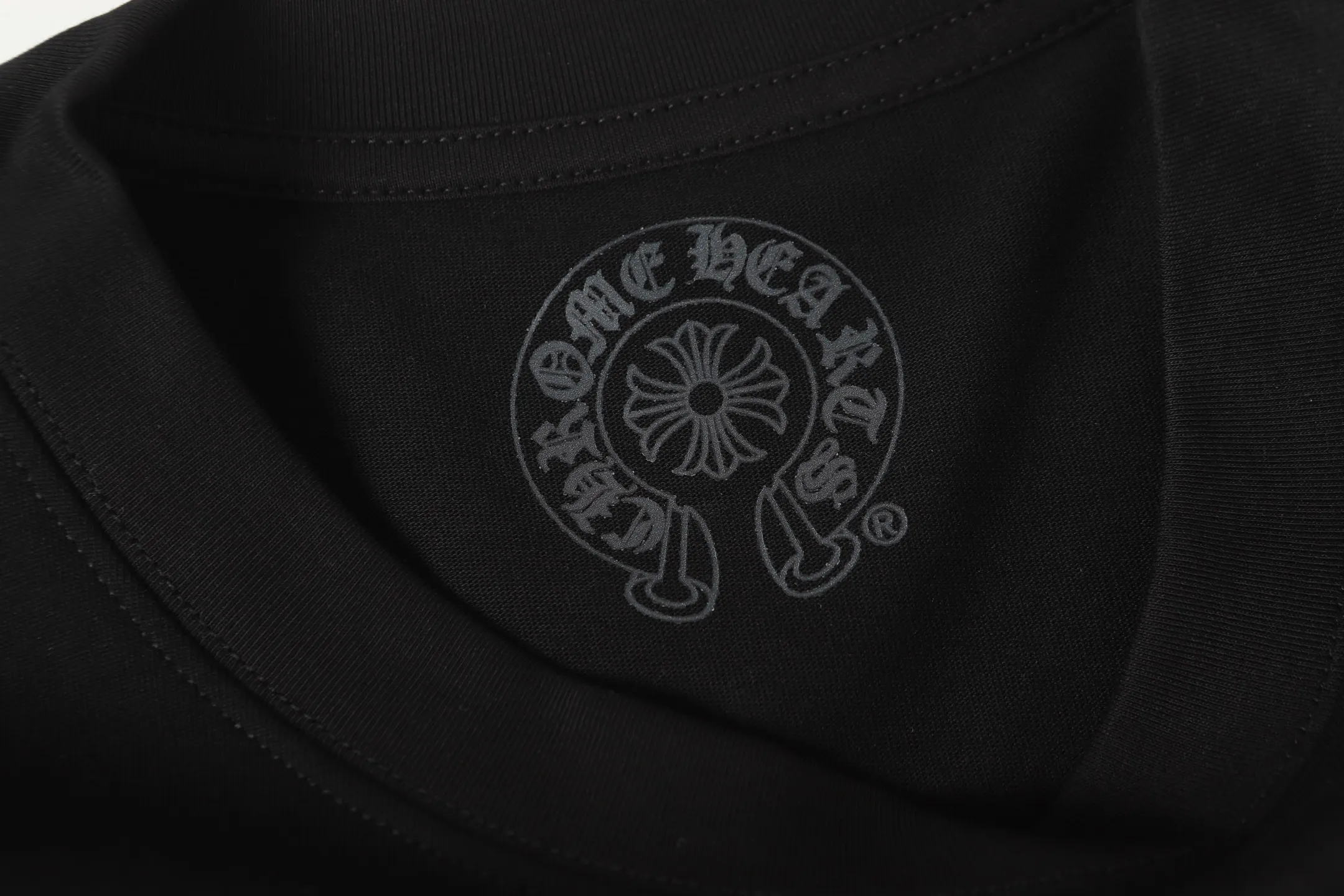 P160 -Chrome Hearts/Chrome Hearts 23ss color cross✝️Sanskrit letter printed short-sleeved T-shirt -High weight, high density and high quality. The wool is soft, delicate and skin-friendly. It feels soft and silky. It has excellent warmth and skin-friendly properties.